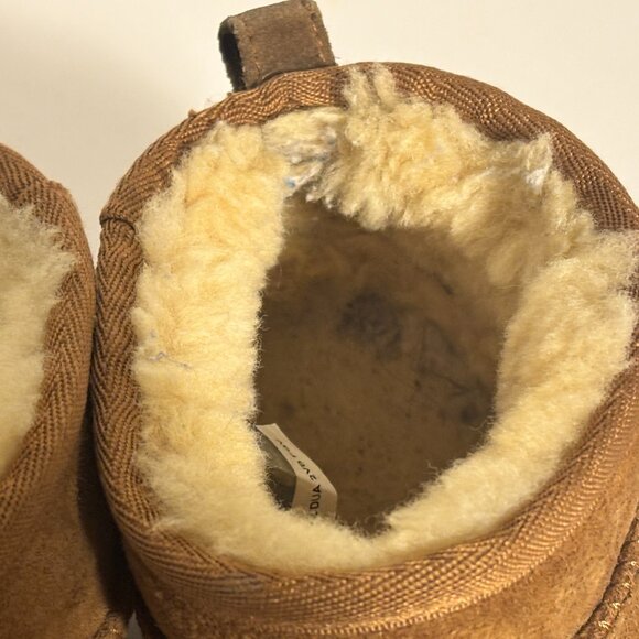 UGG Kids Classic Ultra Mini Boots Chestnut Suede Size 2 Youth - Picture 11 of 16